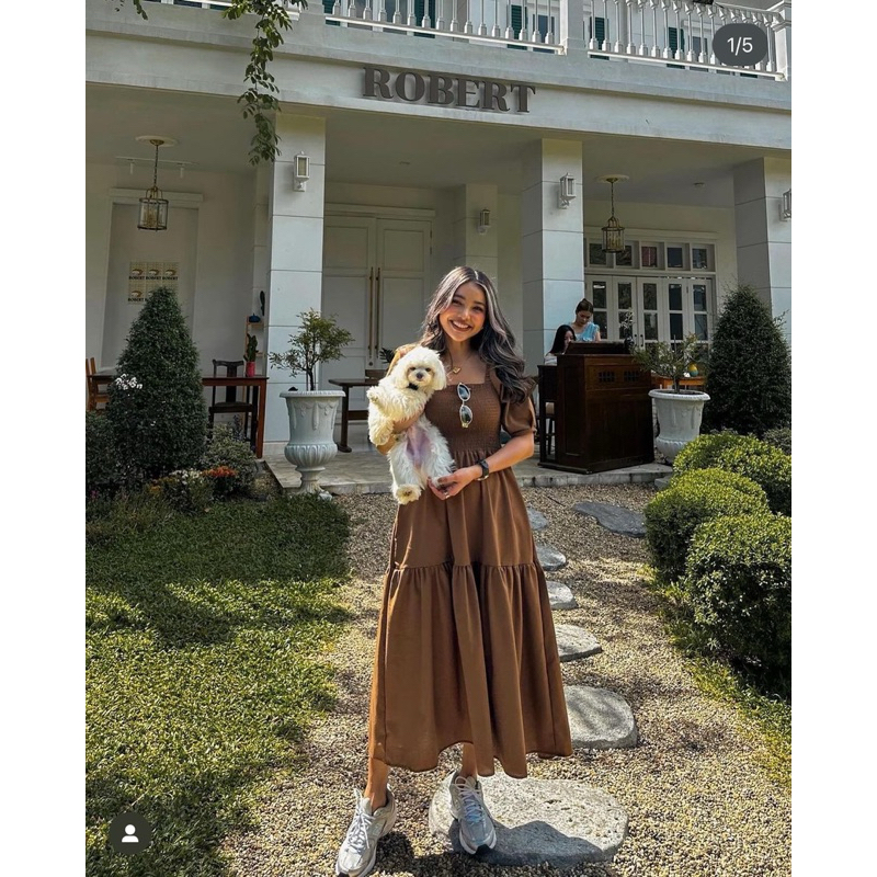 ส่งต่อ Veena dress Freesize สีน้ำตาล จากร้าน chuuclothing