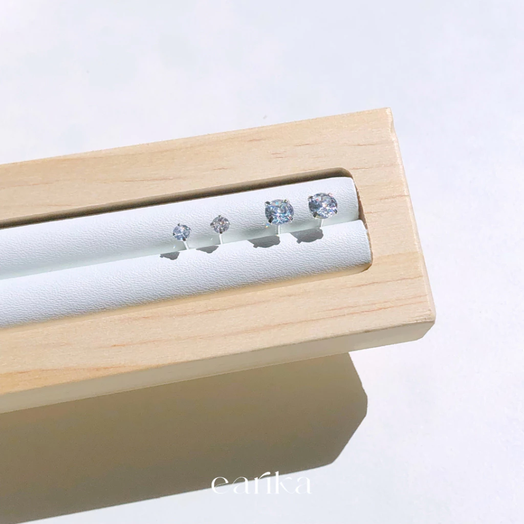 earika.earrings - white jewel stud ต่างหูเพชรเม็ดเดี่ยวก้านเงินแท้ชุบทองคำขาว (มี 2 ขนาด) เหมาะสำหรับคนแพ้ง่าย