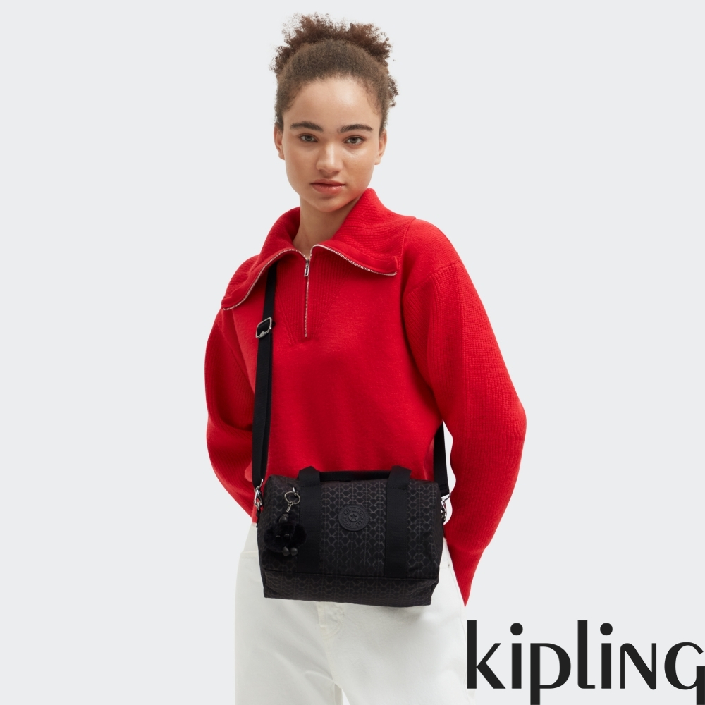 Kipling ของแท้ 💯% รุ่น BINA M สี Signaure Emb กระเป๋าถือทรงหมอน ดีไซน์คลาสสิค ถือได้สะพายได้ ใช้ได้นานค่ะ