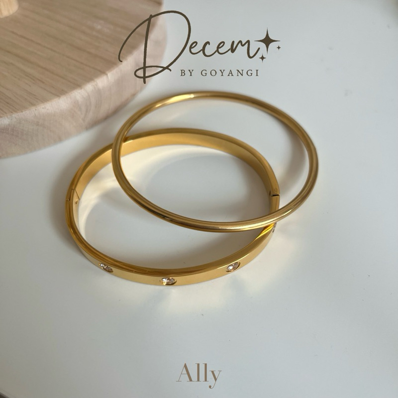 Decem- กำไลรุ่น  Ally สแตนเลสสามารถใส่โดนน้ำได้ ไม่ลอกไม่ดำ มีถุงเก็บแถมให้