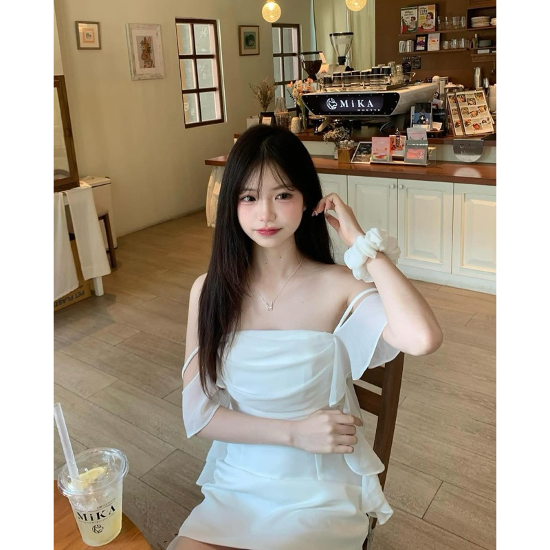 Milin - White 🥛🍦🤍✨(ML-WHITE) เสื้อสายเดี่ยวระบายชีฟอง กับกระโปรงเอวสูง แถมยางมัดผมด้วยนะคะ