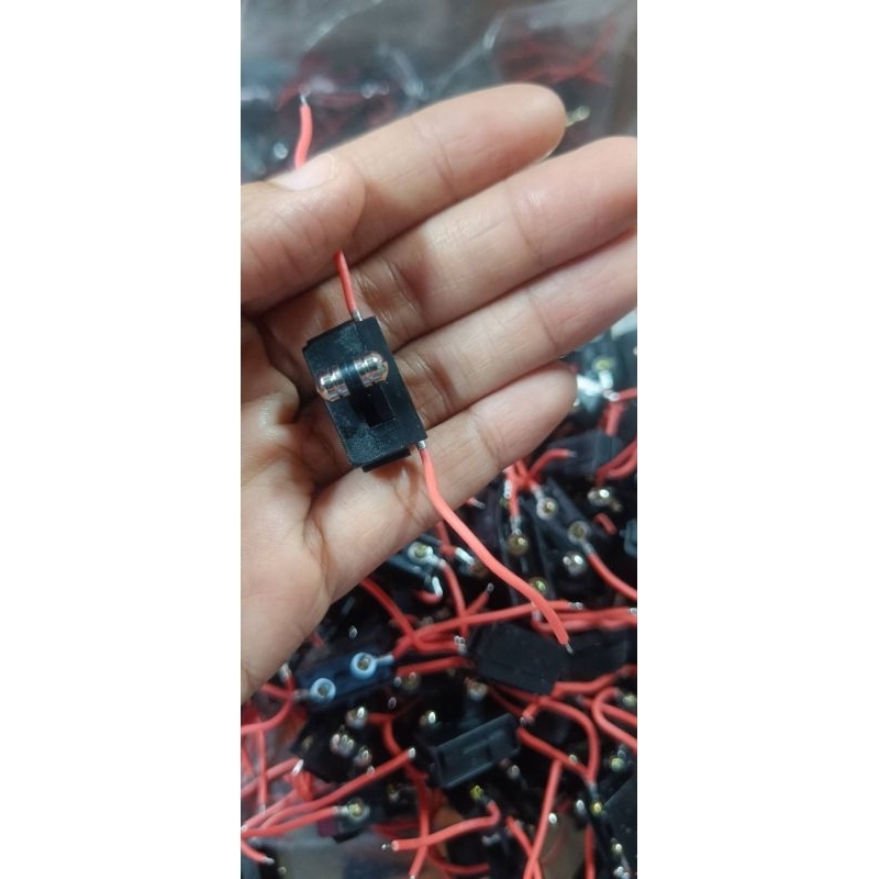 สวิตซ์เปิด-ปิดปัตตาเลี่ยน ตรงรุ่น kemei 2296ให้พร้อมสายไฟ ตัวละ 55 บาท