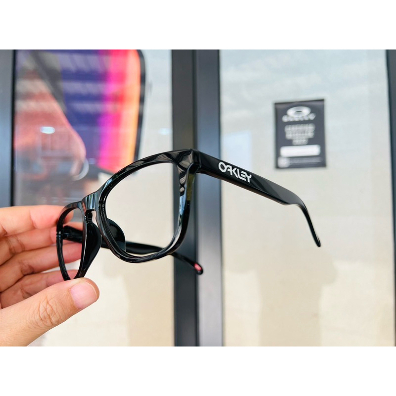 กรอบแว่น Frogskins Polished Black (Logo White) ของแท้ ประกันศูนย์ 1 ปี