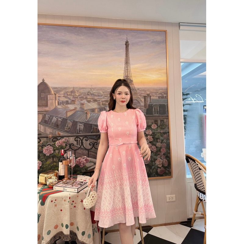 (,l,xl) เดรสลายไทย แต่งโบว์หน้า ลายหัวใจ สีจริงชมหวาน น่ารักมากๆ งานป้าย love lady