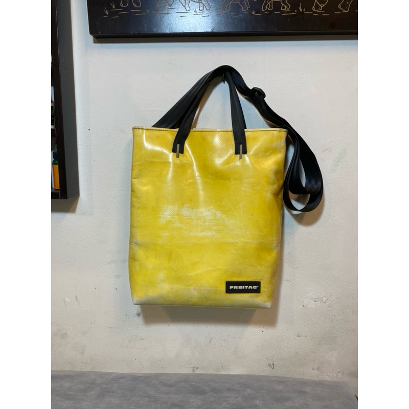 กระเป๋า Fritag Leland F202