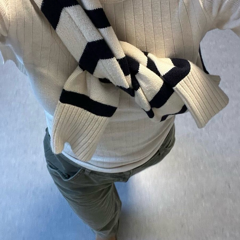 เสื้อกันหนาว เสื้อสเวตเตอร์มือสอง แบรนด์ giodano อก38 ผ้าไหมพรมผ้ายืด