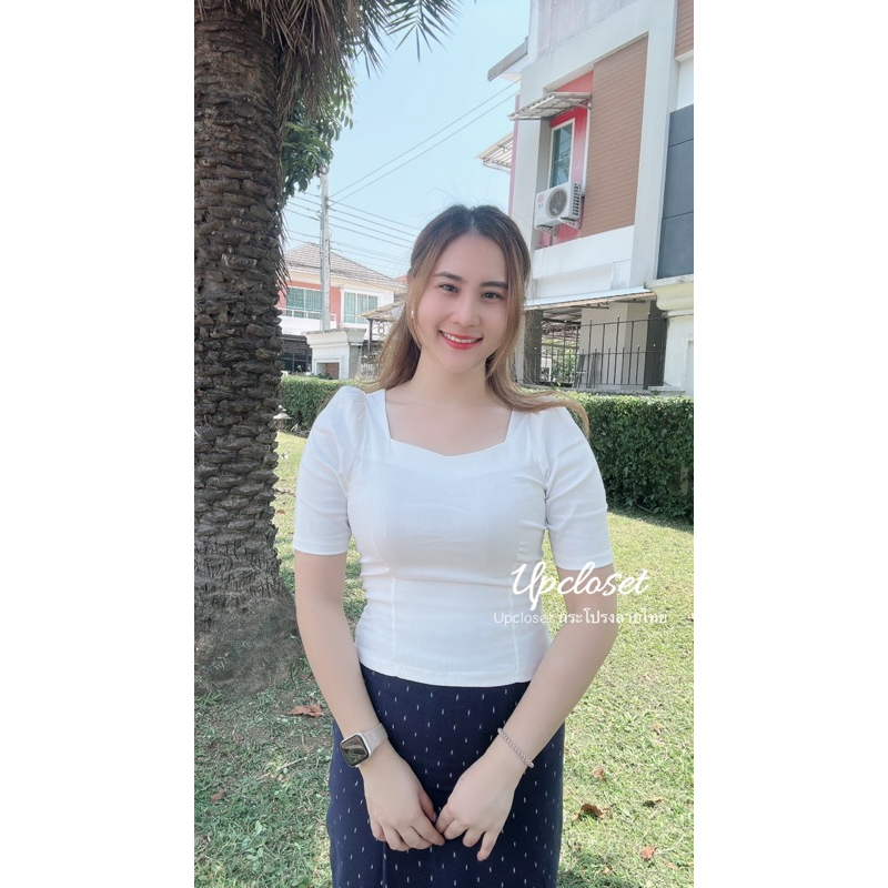 เสื้อขาว เสื้อสกินนี่คอหัวใจ