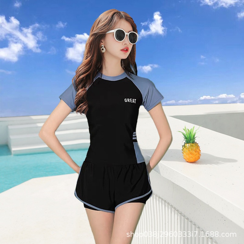 ชุดว่ายน้ำแบบกระโปรง size:M  ใส่สบาย  รหัส 830