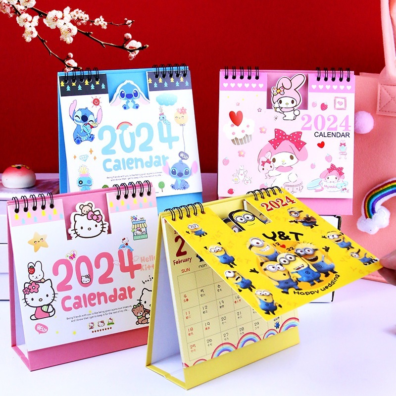 (พร้อมส่ง)ปฏิทิน2024ปฏิทินตั้งโต๊ะ 2567 แถมฟรี 2023* ด้านหลังเขียนได้ น่ารัก ปีใหม่ diy Sanrio K014