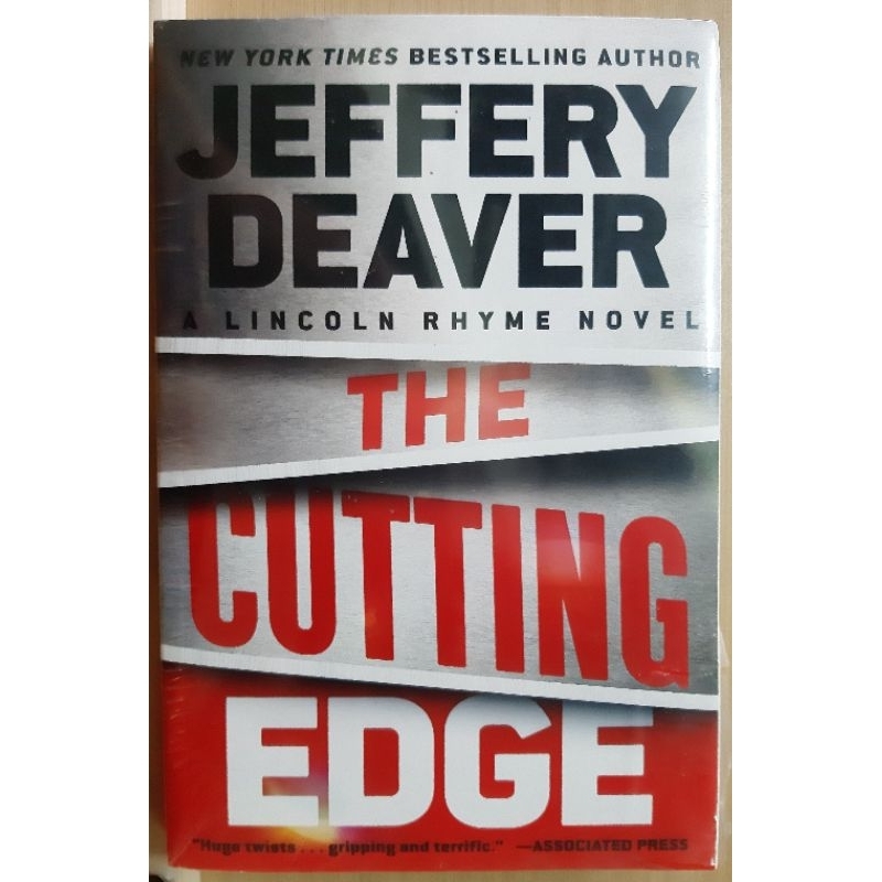 หนังสือภาษาอังกฤษThe Cutting Edge : A Lincoln Rhyme Novel โดย Jeffery Deaver  /ใหม่ในซีล ซีลมีรอยแตกค่ะ