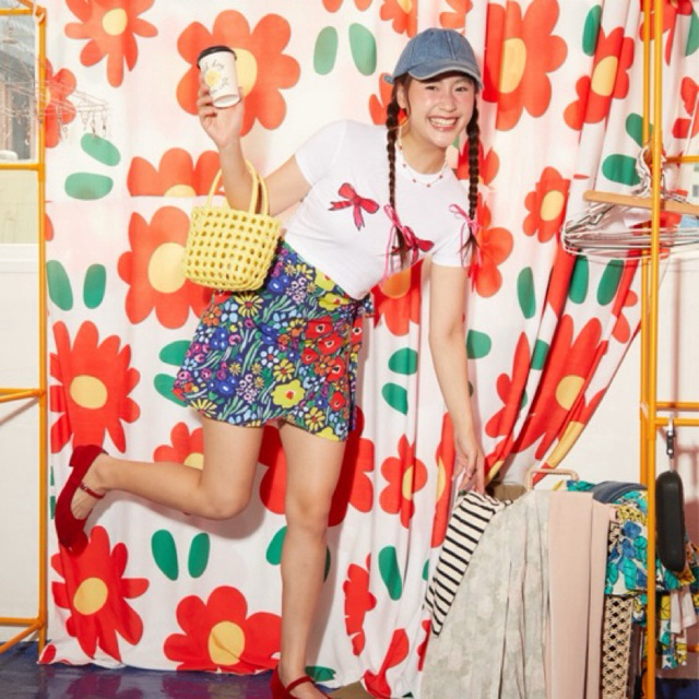 เสื้อยืดครอปสีขาว Ribbon Ribbon - OldDaybloom New Collection2024