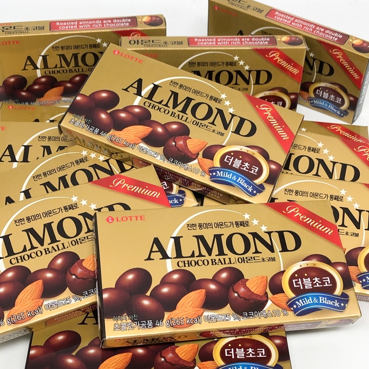 ล็อตเต้ อัลมอนด์เคลือบช็อคโกแลต นำเข้าจากเกาหลี ALMOND Choco Ball 46g 아몬드 초코볼