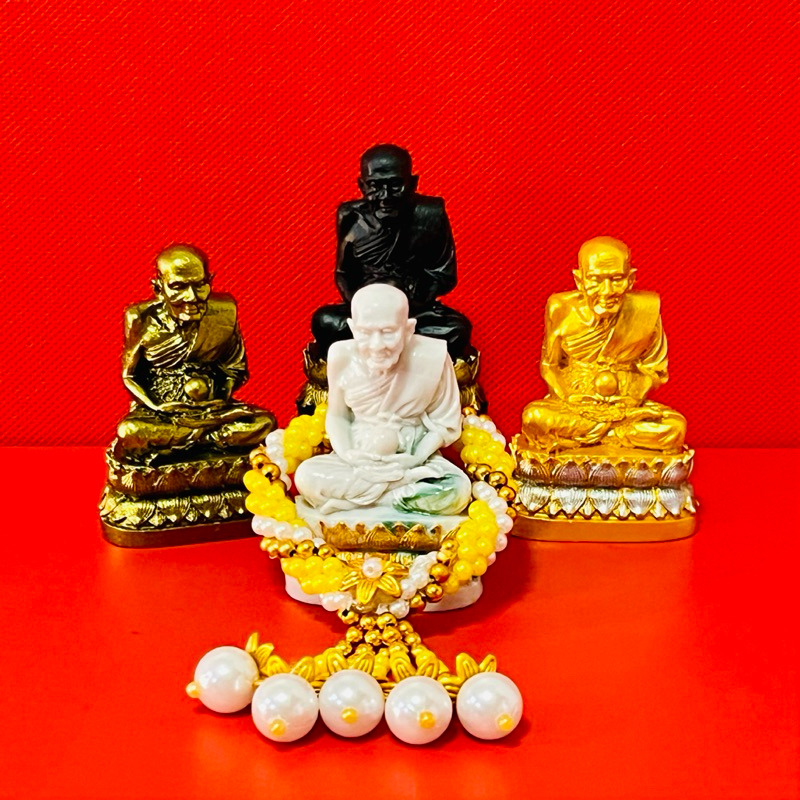 หลวงปู่ทวด เสริมศิริมงคลคุ้มครองให้แคล้วคลาดปลอดภัยและคิดสิ่งใดสมปรารถนา