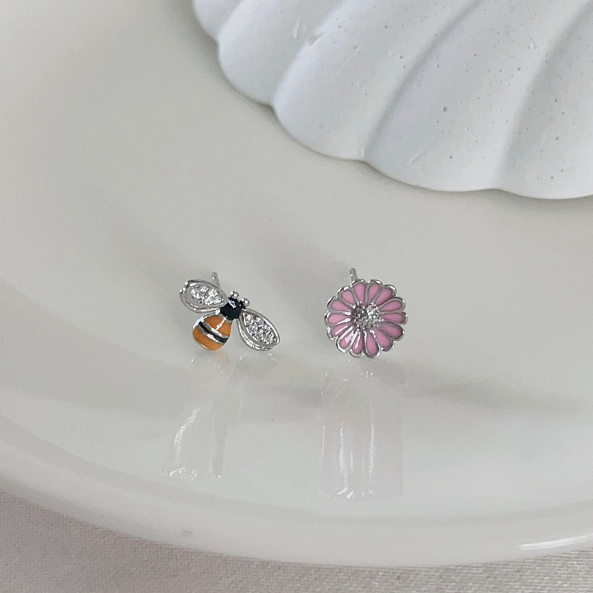258-littlegirl gifts-Bee pinkflowerdaisy earrings s925