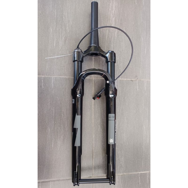 โช๊คลมจักรยาน TRINX รุ่น S1600PRO ระบบ Air Spring แกนโช๊ค 32/34 mm ช่วงยุบ 100 mm แกนสอด 15×110 mm ซ