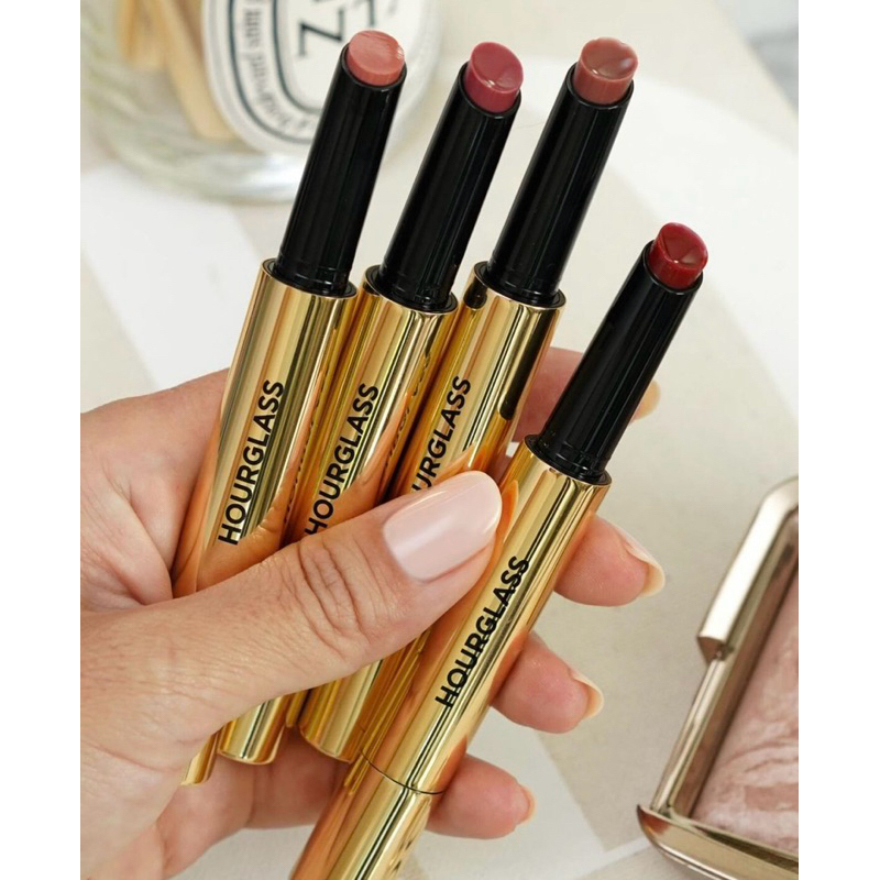 Hourglass Phantom Glossy Balm ลิปกลอสที่ไม่เหมือนใคร วาวมากเหมือนฉีดฟีลเลอร์และไม่เหนอะปาก