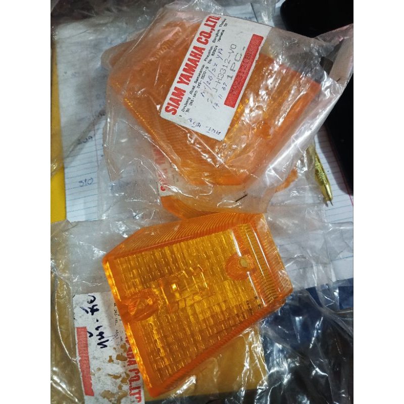 ฝาไฟเลี้ยวหน้าข้างซ้าย Y80J, Y80 U (mate 23uและ,y801HM)