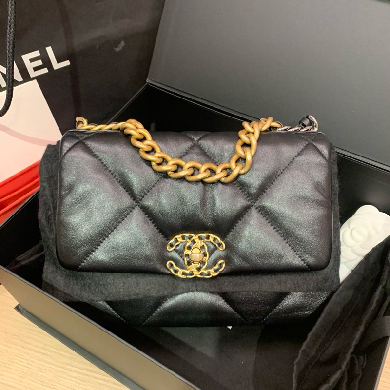 [CO240413257] Chanel 19 Flap Bag