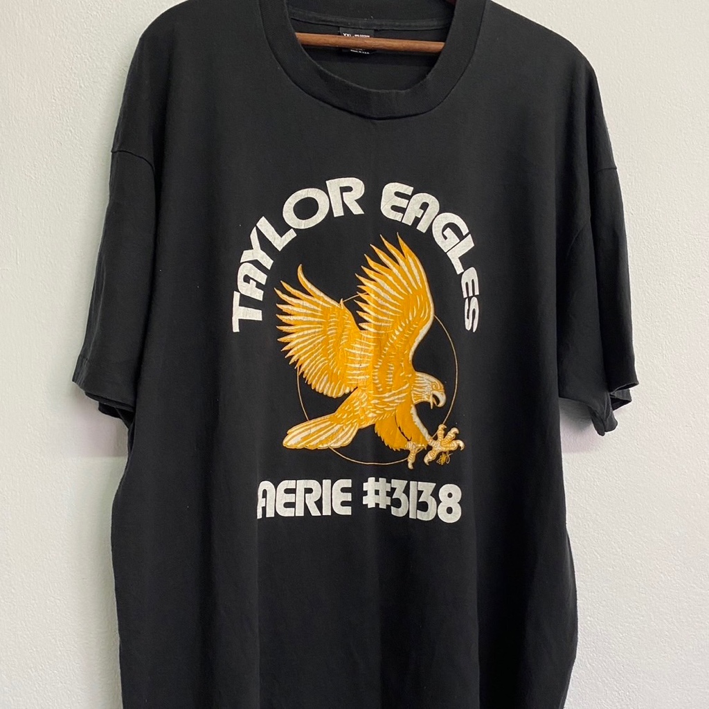เสื้อยืด Vintage 90s tailor eagles / best fruit of the loom tag made in USA Size XXL-ของมือสอง