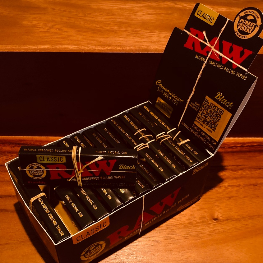 กระดาษโรล RAW BLACK CLASSIC CONNOIESSEUR 1¼ +TIPS – 24pcs/box กระดาษโรล