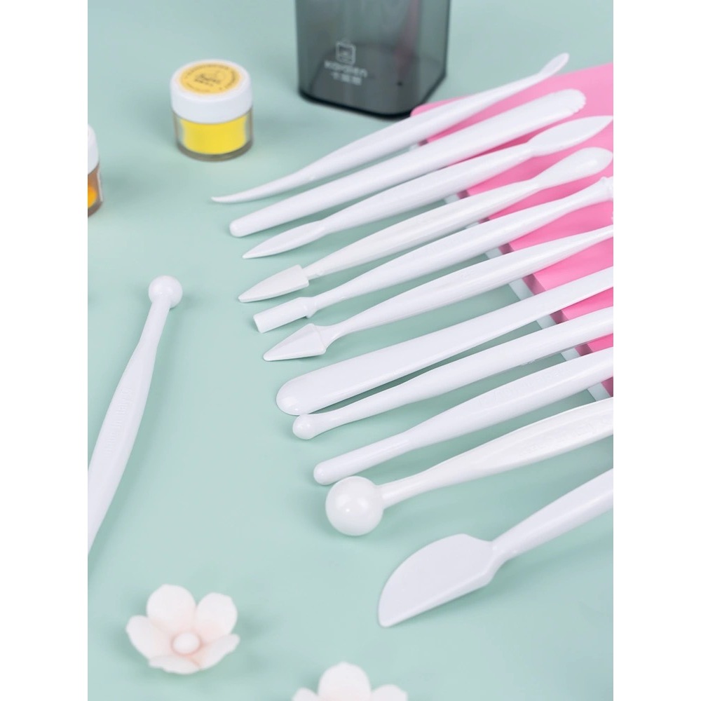 อุปกรณ์ช่ว่ยตบแต่งทำขนมเบเกอรี่ 12 ชิ้น BB999 สีขาว