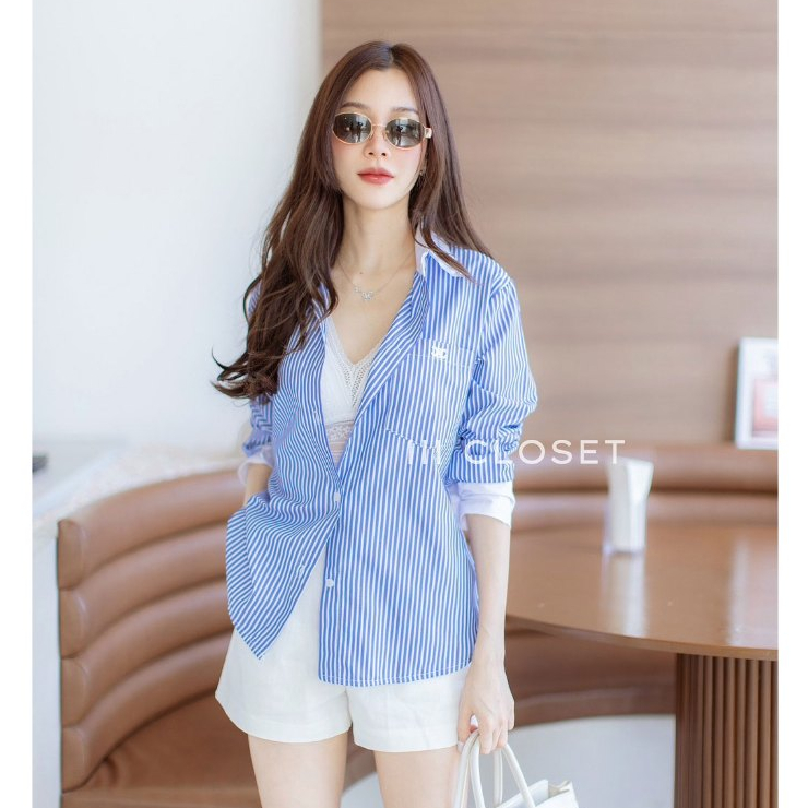 เสื้อเชิ้ตลายริ้ว lll Freesize lll ZO076 เสื้อเชิ้ตลายริ้ว คอปก และปลายแขนแต่งคาดขาว ผ้าคอตตอน ทรงคลาสสิค ใส่สบาย