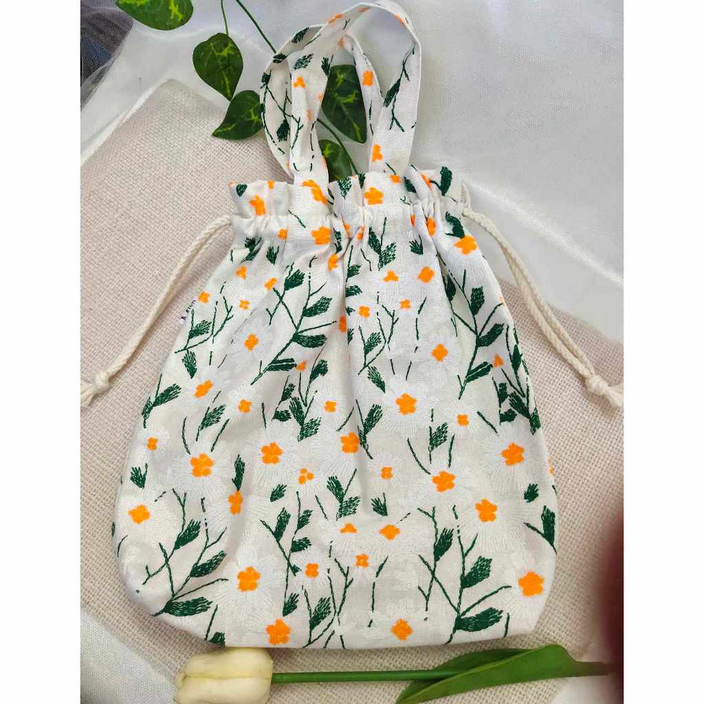 กระเป๋าผ้าหูรูด ถุงผ้าหูรูดมีสายถือหิ้วน่ารักๆ🌺(ขนาด10*10)พร้อมส่ง