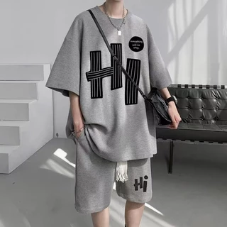 M-3XLเสื้อเซ็ตผู้ชาย เสื้อผู้ชาย กางเกงขาสั้นผู้ชาย (คอกลมเสื้อ+กางเกงขาสั้น) พิมพ์ลาย ขนาดมาตรฐาน ผ้าดี（มี3สี）