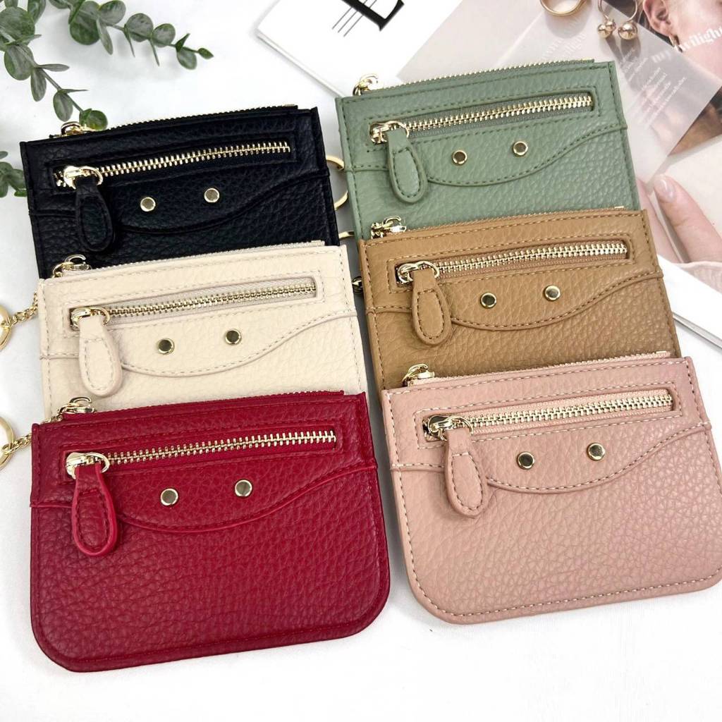 กระเป๋าใส่เหรียญ ทรงแบน มีช่องซิบใส่เหรียญด้านหน้า หนัง PU ขนาด 12 cm. มีช่องใส่บัตร 4 ช่อง #เหรียญหมุด