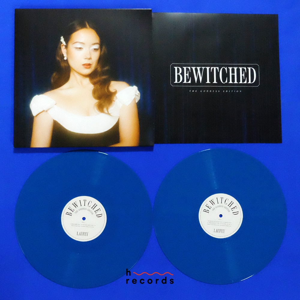 (ส่งฟรี) แผ่นเสียง Laufey - Bewitched: The Goddess Edition (Navy Vinyl 2LP)