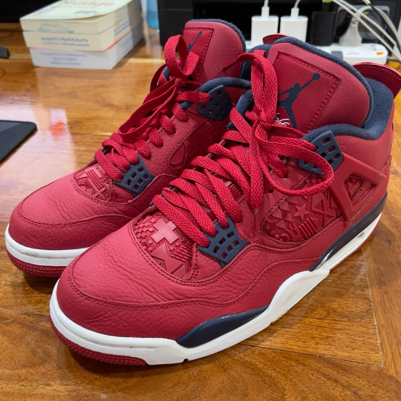 Nike มือสอง Nike AIR JORDAN 4 retro se สภาพนางฟ้า 100% ไม่มีตำหนิ ของใช้แค่ 2 ครั้ง