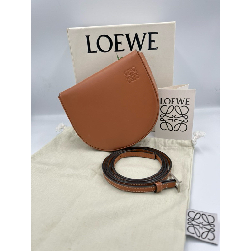 Loewe Heel Pouch (Large) พร้อมอุปกรณ์