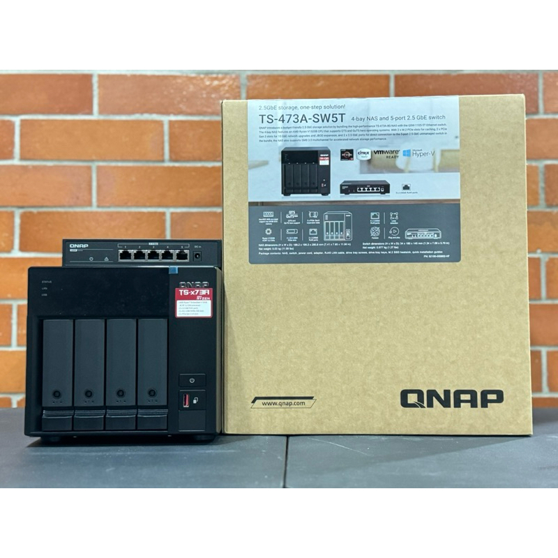 NAS QNAP TS-473A-8G (4 BAY - AMD RYZEN EMBEDDED V1500B - 8 GB SODIMM DDR4)