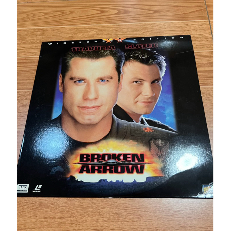 แผ่น LASER DISC ภาพยนตร์ แผ่นใหญ่ เรื่อง BROKEN ARROW  มือ2