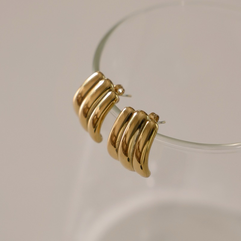 chic appeal - triple stack earrings