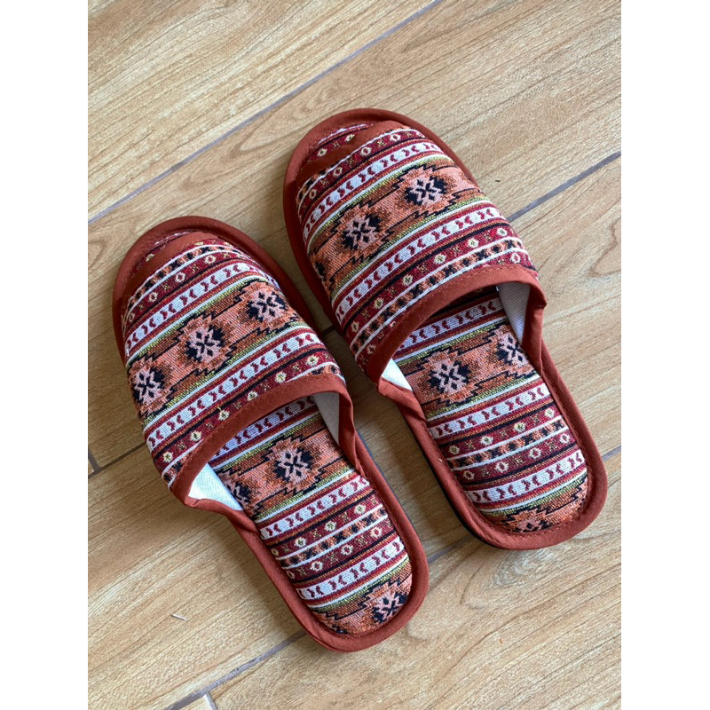 รองเท้าใส่ในบ้านslipper