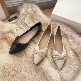 รองเท้าหัวแหลมส้นแบน สินค้าพร้อมส่ง แบบสวมใส่ง่ายเดินสบายKRG413