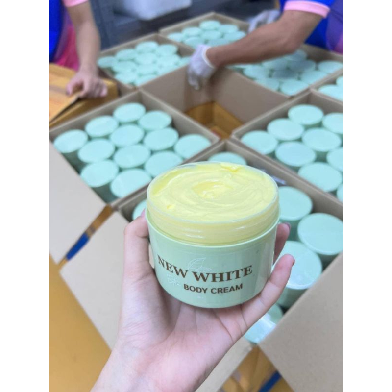 [พร้อมส่ง] ครีมนิวไวท์ NEW WHITE CREAM แพ็คเกจใหม่ ผิวขาวใส ลดรอยแตกลาย