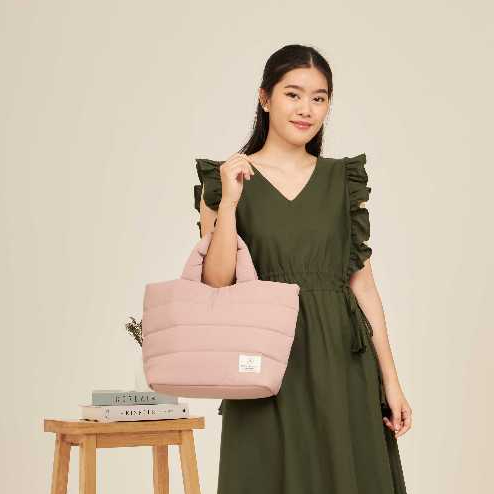 กระเป๋าถือบุนุ่มพร้อมสายสะพาย รุ่น PUFF - Something Simple