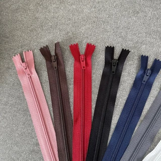 ซิปไนล่อนขายส่ง100เส้น/ห่อ ซิปล็อคอัตโนมัติ ซิกางเกง ขนาด5นิ้ว,6นิ้ว,7นิ้ว,โรงงานขายเอง ราคาส่ง