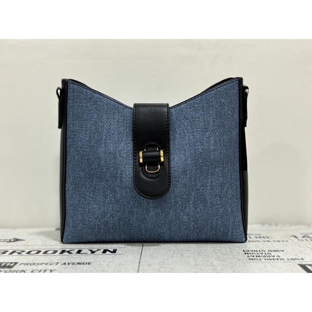 กระเป๋าสะพายข้างสียีนต์ 8073