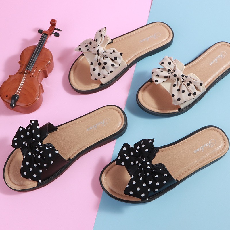 พร้อมส่ง รองเท้าแตะผู้หญิง  ลายโบว์ รองเท้าแตะยางพื้นนุ่มใส่สบาย （แนะนำให้ซื้อเพิ่ม1เบอร์)