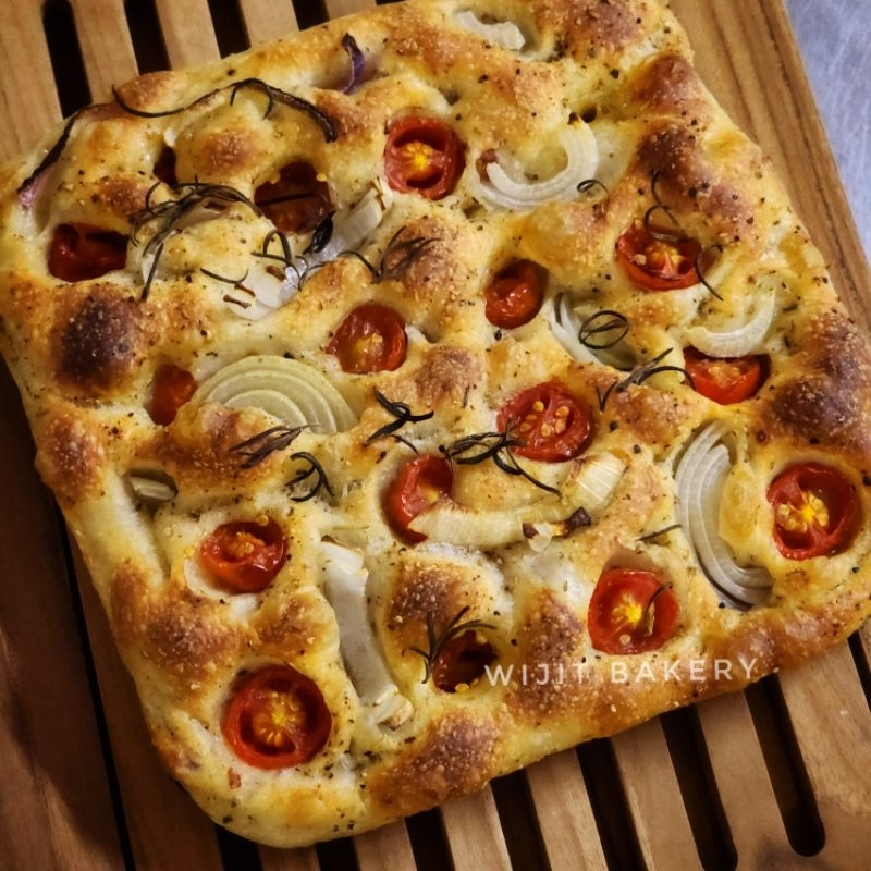 Sourdough focaccia | Tomato, garlic, onion, rosemary, pepper ซาวโด ฟอคคาเซีย