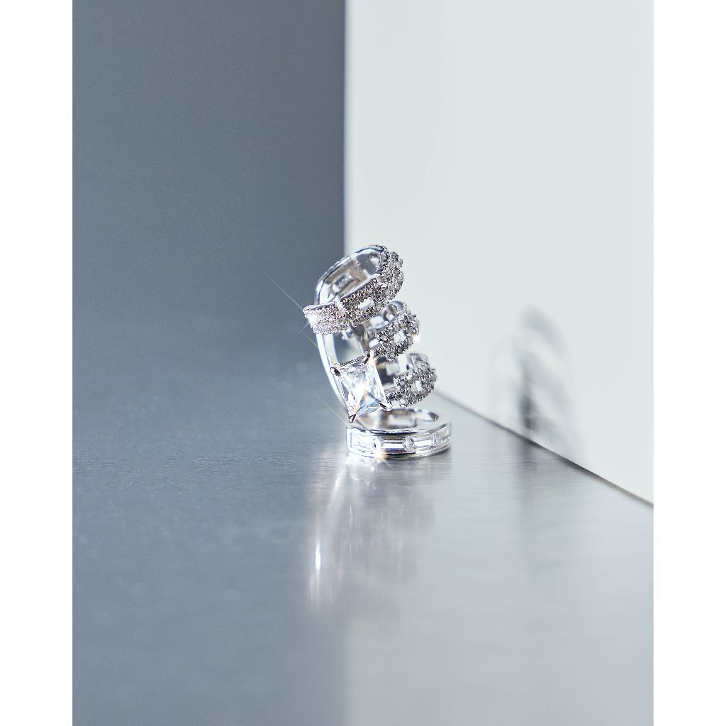 SWAN - Timeless Chain EM Curve Cuff ต่างหูโซ่เงินแท้คล้องหู ฝังเพชรคิวบิกเซอร์โคเนีย ดีไซน์แปลกตา