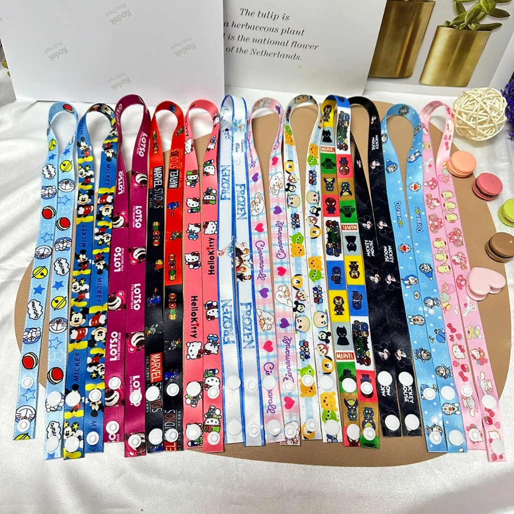สายคล้องแมสเด็ก กระดุม 1.5เซน ลายเยอะ ส่งเร็วมาก ลายการ์ตูนให้เลือกเยอะมาก พร้อมส่ง สายห้อยแมสเด็ก