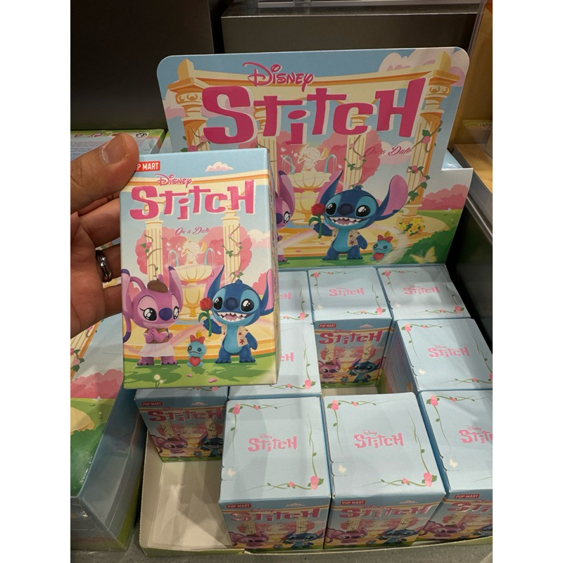 กล่องจุ่ม Disney Stitch on a Date Series ( สุ่ม 1 กล่องเล็ก เพื่อลุ้น Secret)
