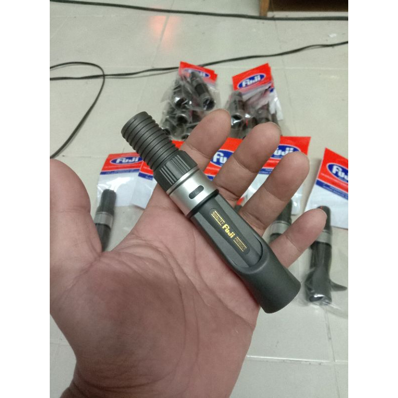 รีซีสฟูจิ  F-DPS(สีGM) ปลอกสีควันป้ายโลโก้ทอง มีเบอร์17,18 รีซีสFuji