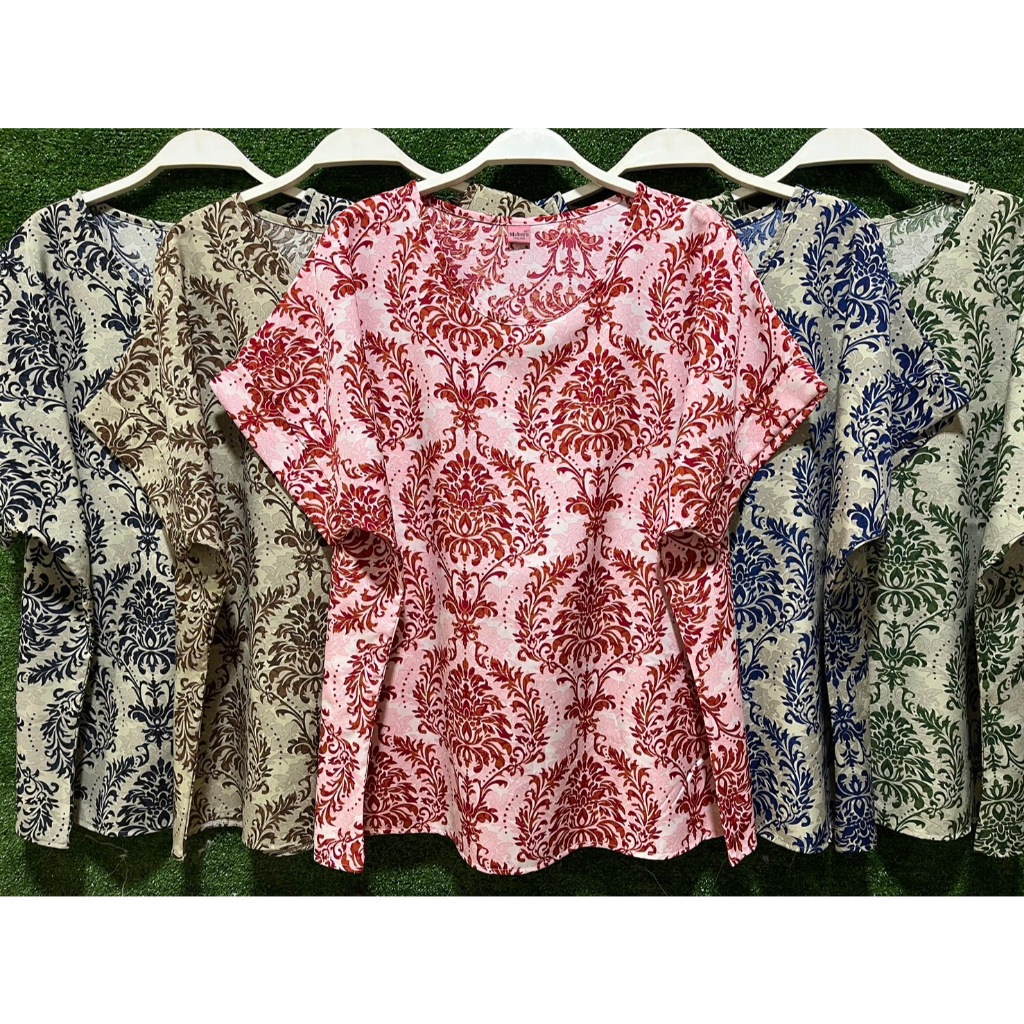 V37//เสื้อคอกลมลายไทยผ้าไหมอิตาลี ฟรีไซ48-50นิ้ว ยาว26นิ้ว หน้าผ้า50นิ้ว ราคา119บาท