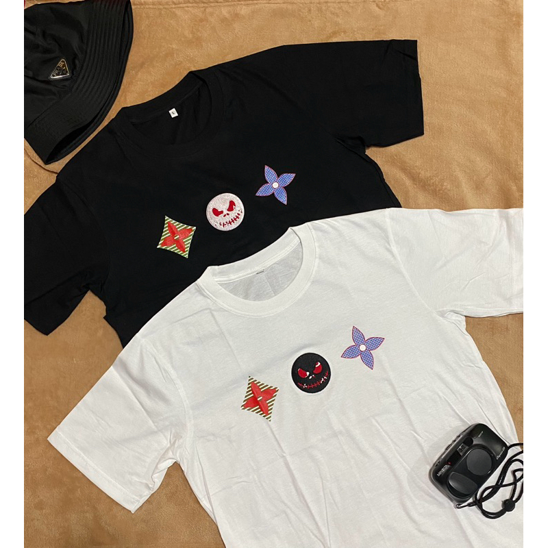พร้อมส่ง‼️Supreme Custom T-shirt ผ้าจาก Hoodie Supreme x LV เสื้อยืด Gildan Premium Cotton จากผ้าแท้ 100% ขาว/ดำ