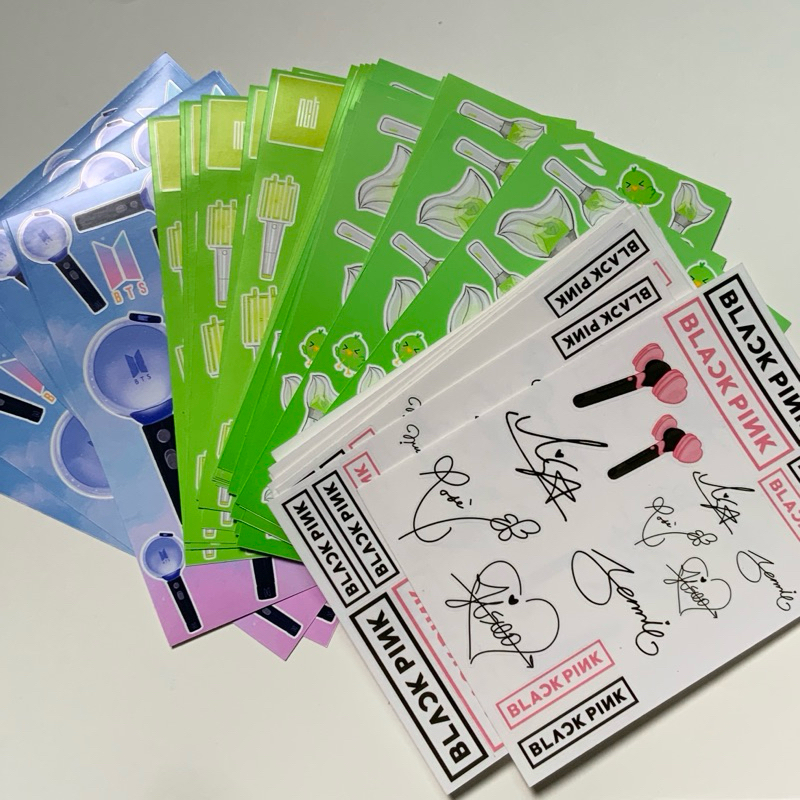 ‼️ลดล้างสต๊อก หมดแล้วหมดเลย สติ๊กเกอร์ไดคัท แท่งไฟ ศิลปินเกาหลี กันน้ำ ลอกใช้งานได้เลย พร้อมส่ง